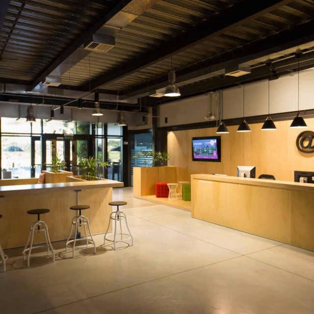 "@" 2 "@" 3 Building - Silicon Plaza, Zonam&eacute;rica